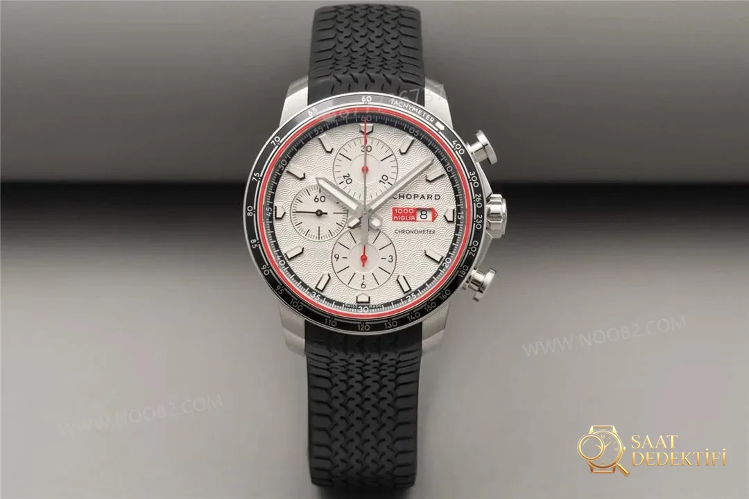 Gerçek-replika karşılaştırması: V7 Factory Chopard Classic Racing serisi 168571-3004 kronograf saatin işçiliği iyi mi? - Yan Profil Kalınlık ve Ergonomik Kavis