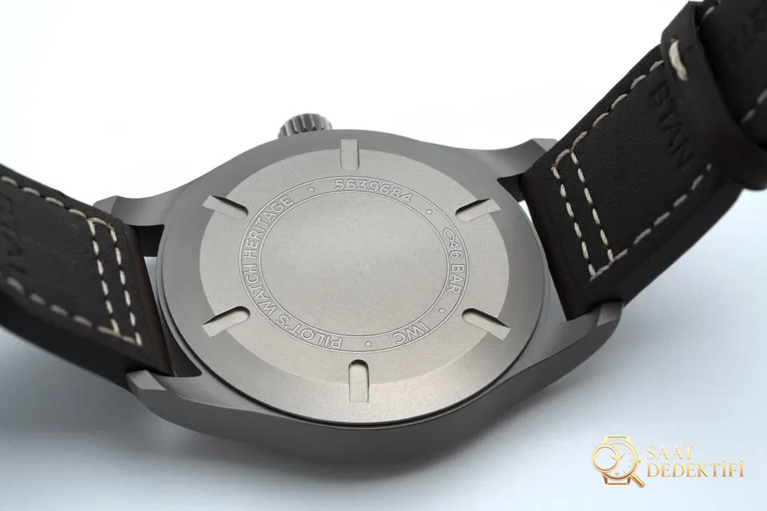 Gerçek-replika karşılaştırması: V7 Factory IWC titanyum kasa Mark XVIII IW327006 inceleme - Klips Yaylı Kilit Emniyeti