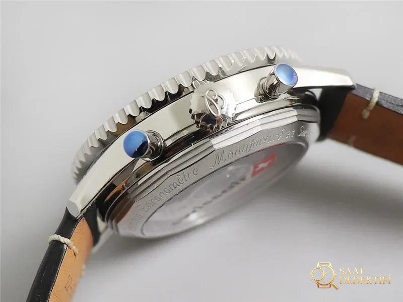 Gerçek-replika karşılaştırması: V9 Breitling Navitimer 1 serisi saat incelemesi - Arka Kapak Gravür ve Seri Numarası