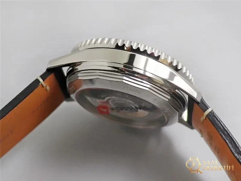 Gerçek-replika karşılaştırması: V9 Breitling Navitimer 1 serisi saat incelemesi - Tepe Kilit Mekanizması ve Conta Yapısı