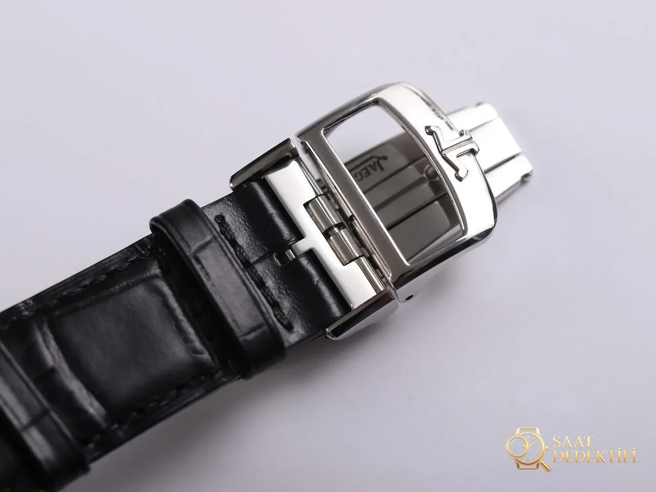 Vergleich der echten Replika: Überprüfung der V9 Jaeger-LeCoultre Master Replika-Uhr mit ewigem Kalender im Vergleich zum Original – Bandbeschaffenheit und Nahtdetails
