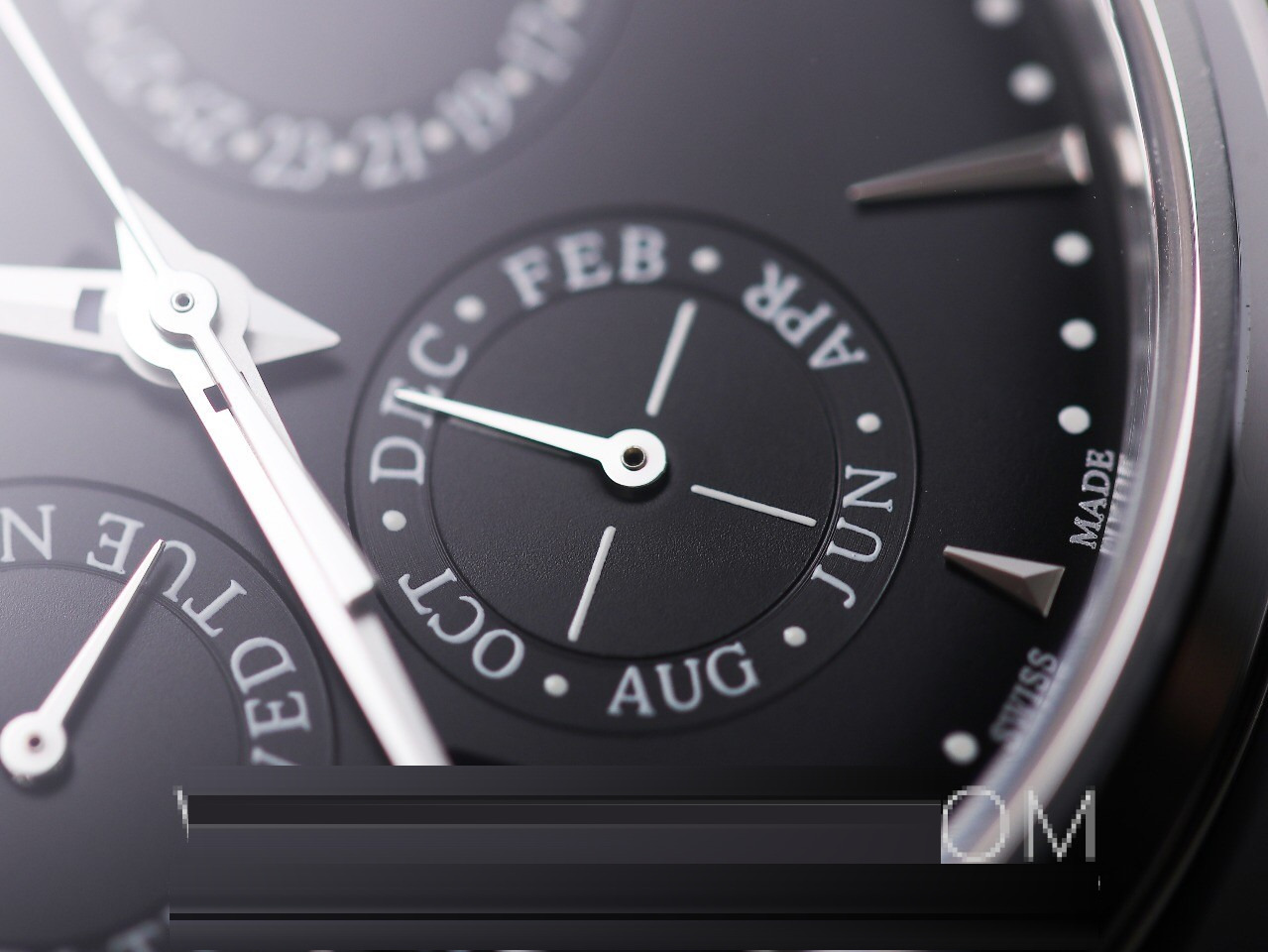 Gerçek-replika karşılaştırması: V9 Jaeger-LeCoultre Master perpetual calendar replika saatin orijinalle karşılaştırmalı incelemesi — 24. fotoğraf