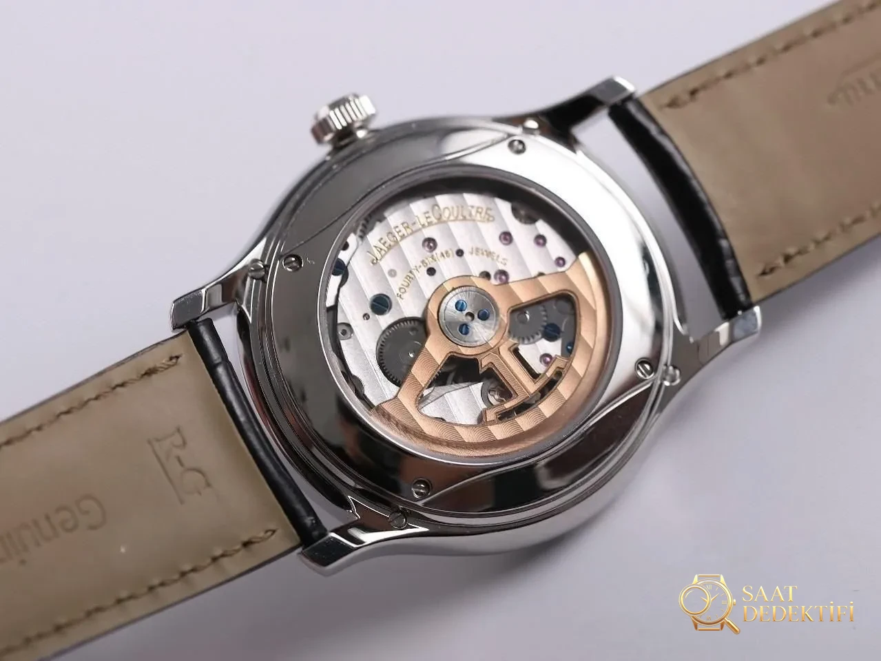 Vergleich der echten Nachbildung: Überprüfung der Nachbildung der V9 Jaeger-LeCoultre Master mit ewigem Kalender im Vergleich zum Original – Unruh- und Hauptfederbaugruppe