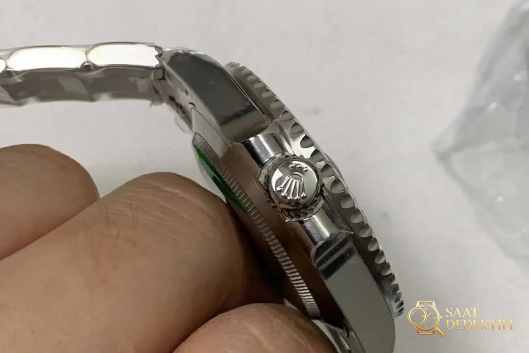 Gerçek-replika karşılaştırması: VS Factory Rolex yeşil Submariner en yeni Clean bezelle güncellenerek yeniden zirveye çıkıyor - Yan Profil ve Kordon Bağlantısı