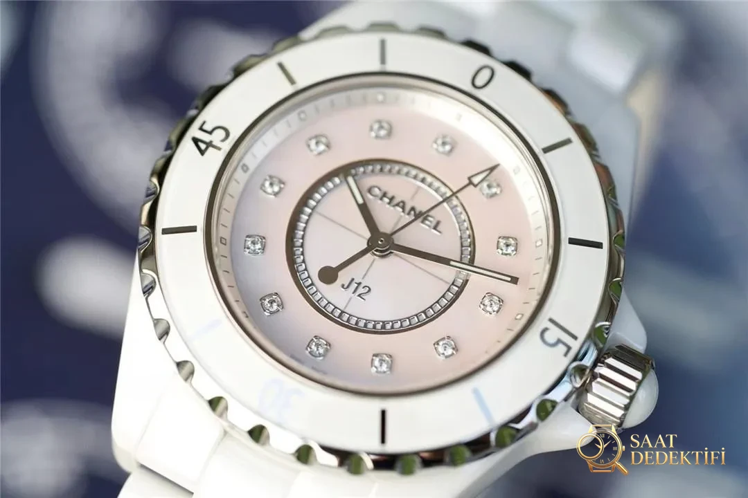 Gerçek-replika karşılaştırması: XF Factory Chanel J12 pembe sedef kadranlı H5513 saat incelemesi - Bilezik Bakla Ayrımı ve Pim Yapısı