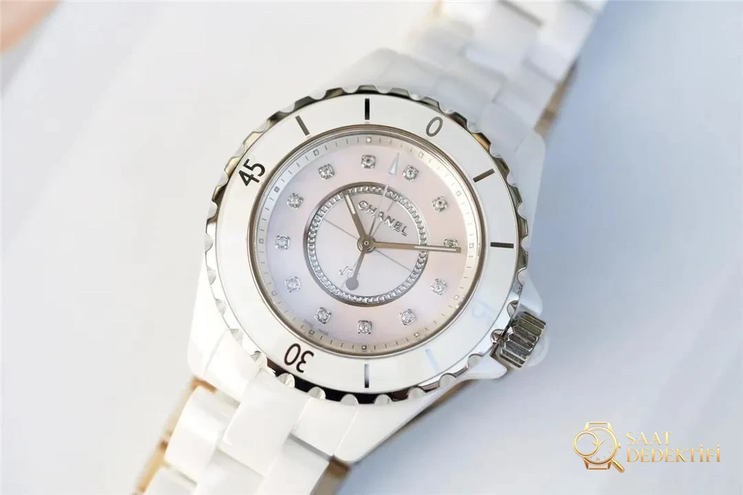 Gerçek-replika karşılaştırması: XF Factory Chanel J12 pembe sedef kadranlı H5513 saat incelemesi - Toka İçi Mikro Ayar Mekanizması