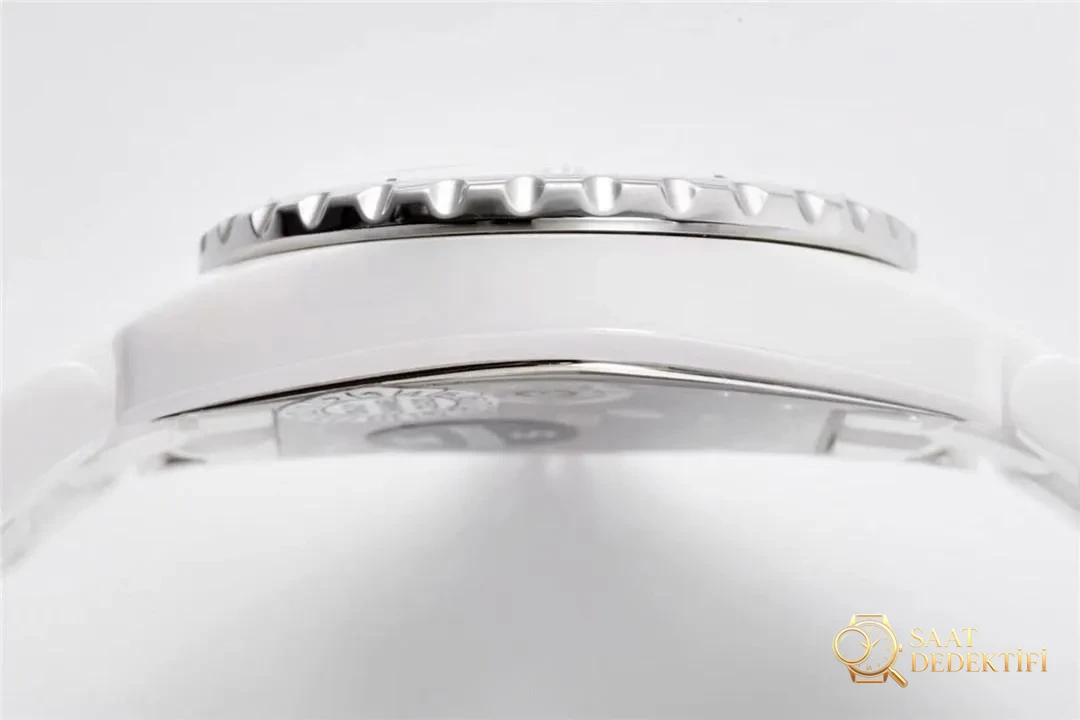 Gerçek-replika karşılaştırması: XF Factory Chanel J12 pembe sedef kadranlı H5513 saat incelemesi - Cam Yansıma Önleyici (AR) Kaplama