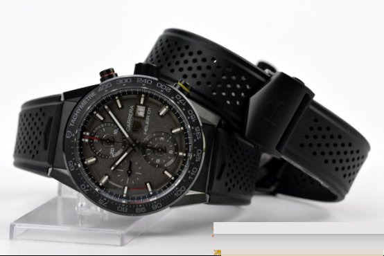 Gerçek-Replika Karşılaştırması: XF TAG Heuer Carrera Ay Yüzeyi Heuer 01 CLEP Özel Sürüm — 3. fotoğraf