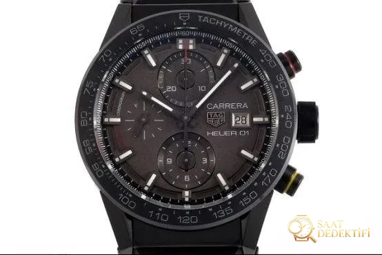 Gerçek-Replika Karşılaştırması: XF TAG Heuer Carrera Ay Yüzeyi Heuer 01 CLEP Özel Sürüm - Fosfor ve Super-LumiNova Gece Görünümü
