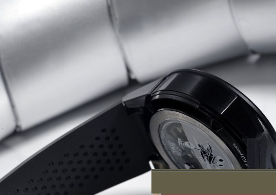 Gerçek-Replika Karşılaştırması: XF TAG Heuer Carrera Ay Yüzeyi Heuer 01 CLEP Özel Sürüm — 32. fotoğraf