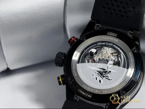 Gerçek-Replika Karşılaştırması: XF TAG Heuer Carrera Ay Yüzeyi Heuer 01 CLEP Özel Sürüm - Kordon Bakla Esnekliği ve Pim Yuvaları