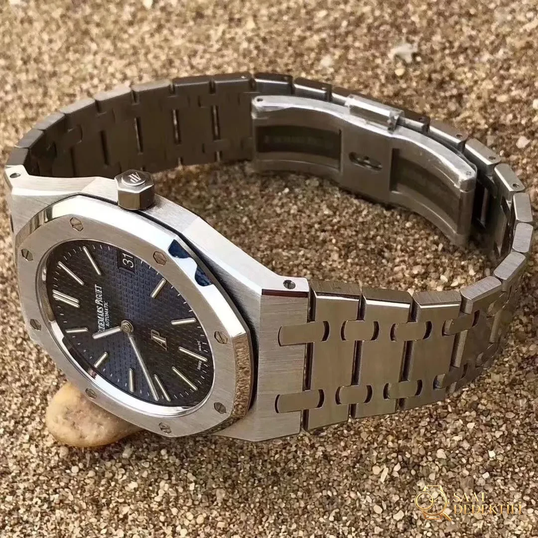 Gerçek-replika karşılaştırması: XF15202 replika ile orijinal AP Royal Oak klasik ultra ince iki iğneli çelik saat - Kasa Çeliği ve Polisaj Kalitesi