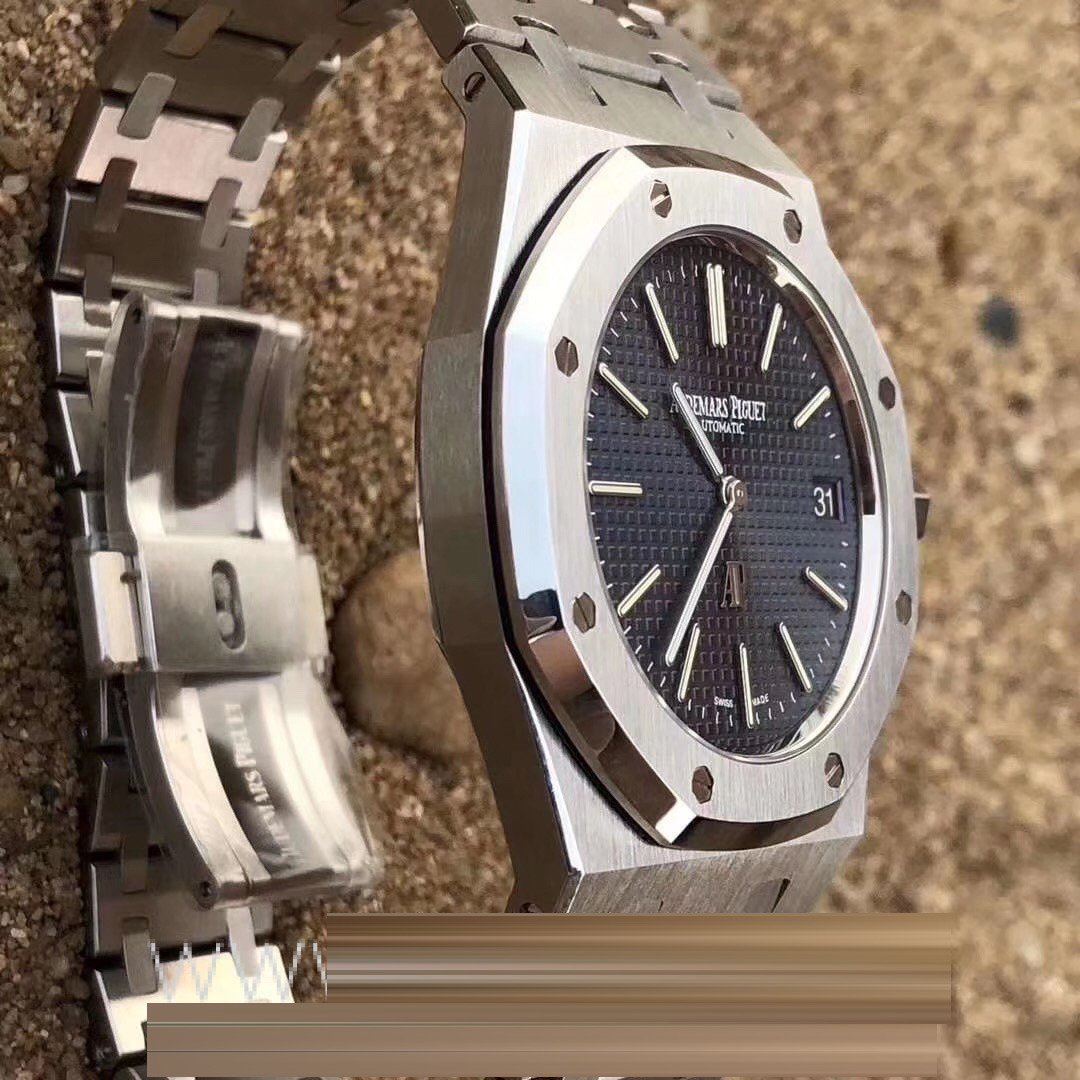 Gerçek-replika karşılaştırması: XF15202 replika ile orijinal AP Royal Oak klasik ultra ince iki iğneli çelik saat — 15. fotoğraf