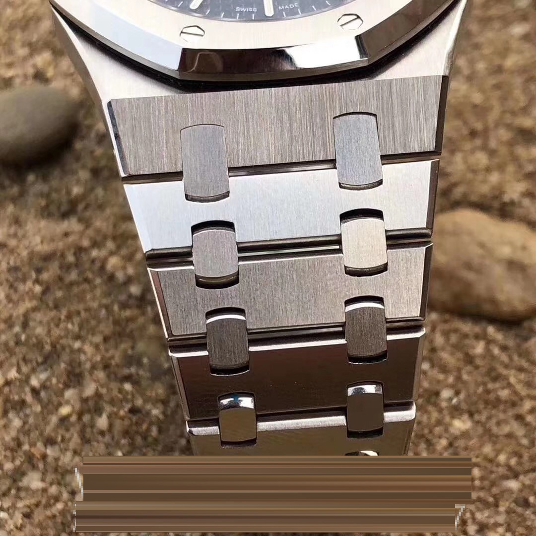 Gerçek-replika karşılaştırması: XF15202 replika ile orijinal AP Royal Oak klasik ultra ince iki iğneli çelik saat — 18. fotoğraf