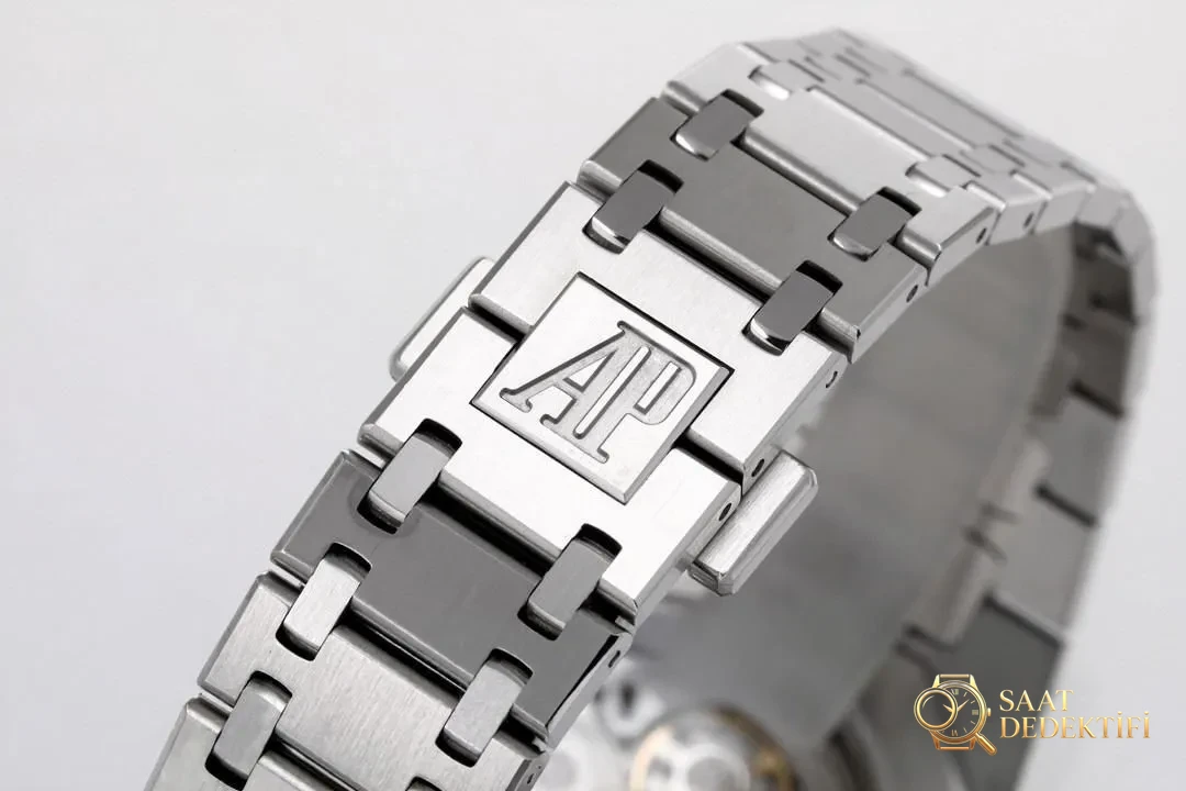 Gerçek-replika karşılaştırması: XF15202 replika ile orijinal AP Royal Oak klasik ultra ince iki iğneli çelik saat - Koleksiyon ve Vitrin Görünümü