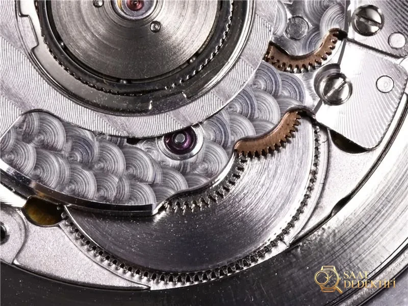 Gerçek-Replika Karşılaştırması: Yeni V9 Factory Longines Master Collection Gri Kadranlı 40 mm 3 Konum Tek Takvimli L2.793.4.71.6 Replika İncelemesi - Bilekte Duruş ve Kasa Orantısı