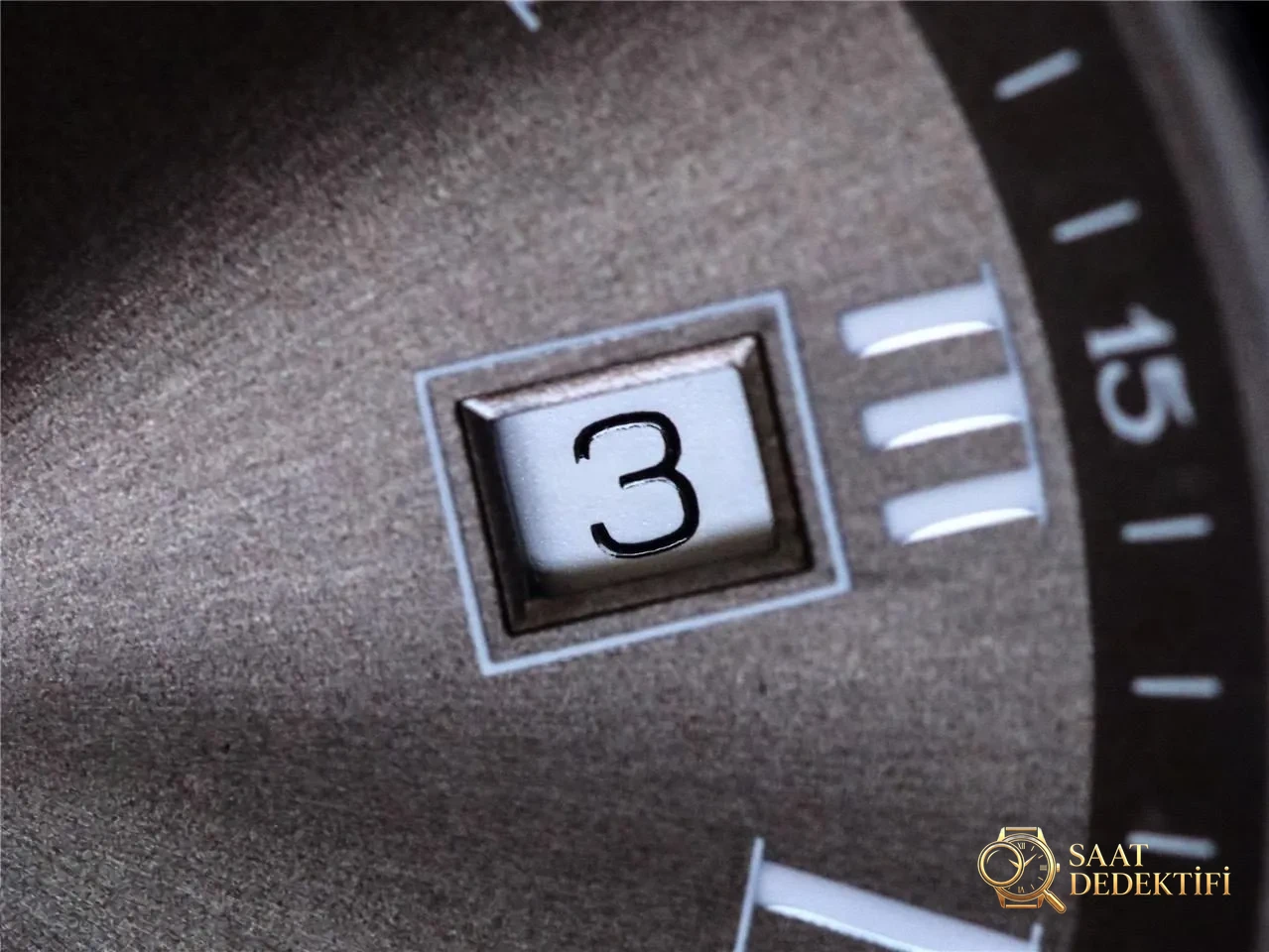 Gerçek-Replika Karşılaştırması: Yeni V9 Factory Longines Master Collection Gri Kadranlı 40 mm 3 Konum Tek Takvimli L2.793.4.71.6 Replika İncelemesi - Bilezik Bakla Ayrımı ve Pim Yapısı