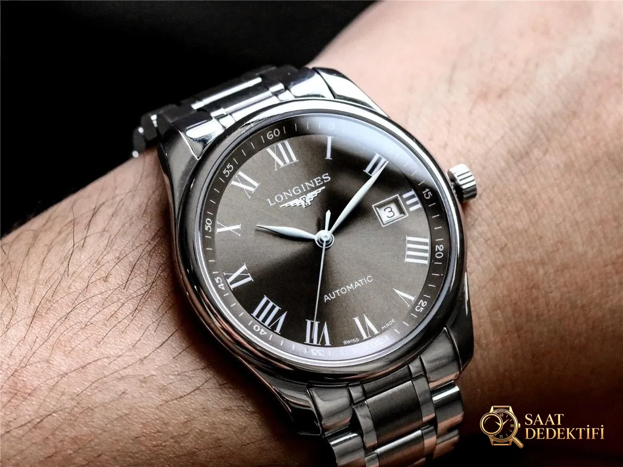 Gerçek-Replika Karşılaştırması: Yeni V9 Factory Longines Master Collection Gri Kadranlı 40 mm 3 Konum Tek Takvimli L2.793.4.71.6 Replika İncelemesi - Makro Mekanizma Köprüleri ve Cenevre Çizgileri