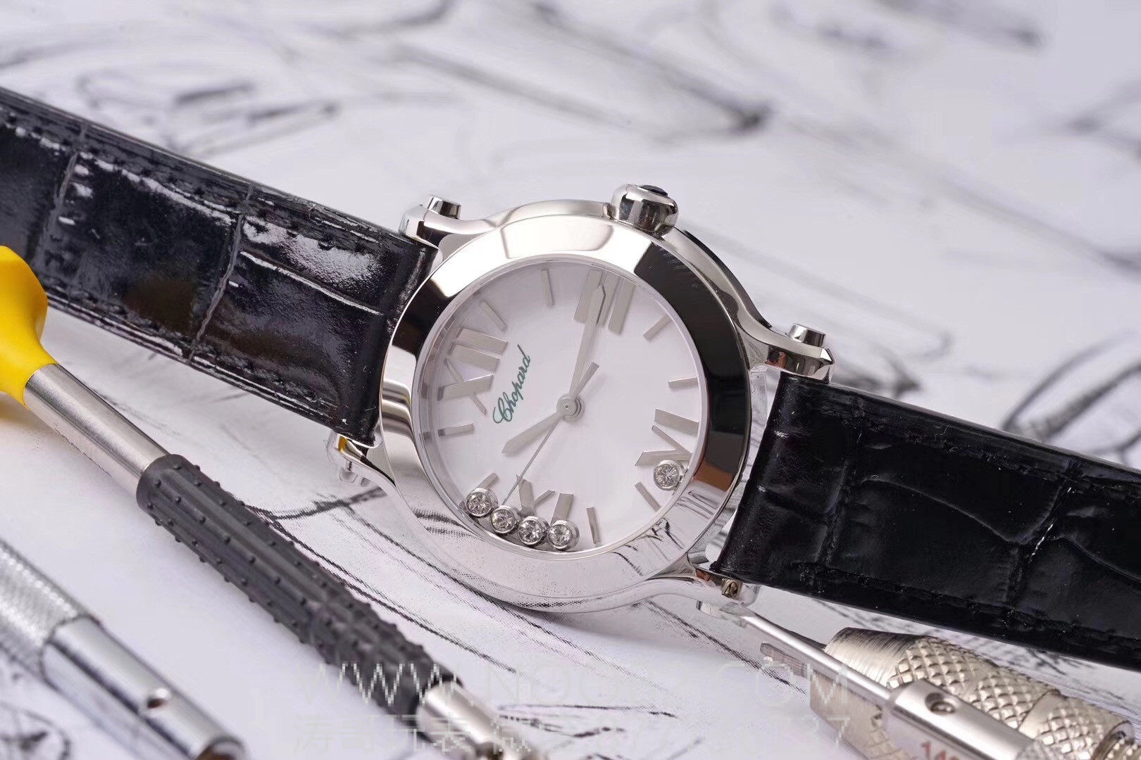 Gerçek-Replika Karşılaştırması: ZF Factory Chopard Happy Diamonds Quartz 278509-3001 Orijinal LUC İsviçre ETA955.112 Mekanizmalı Replika Saat ile Orijinal İnceleme Karşılaştırması — 18. fotoğraf