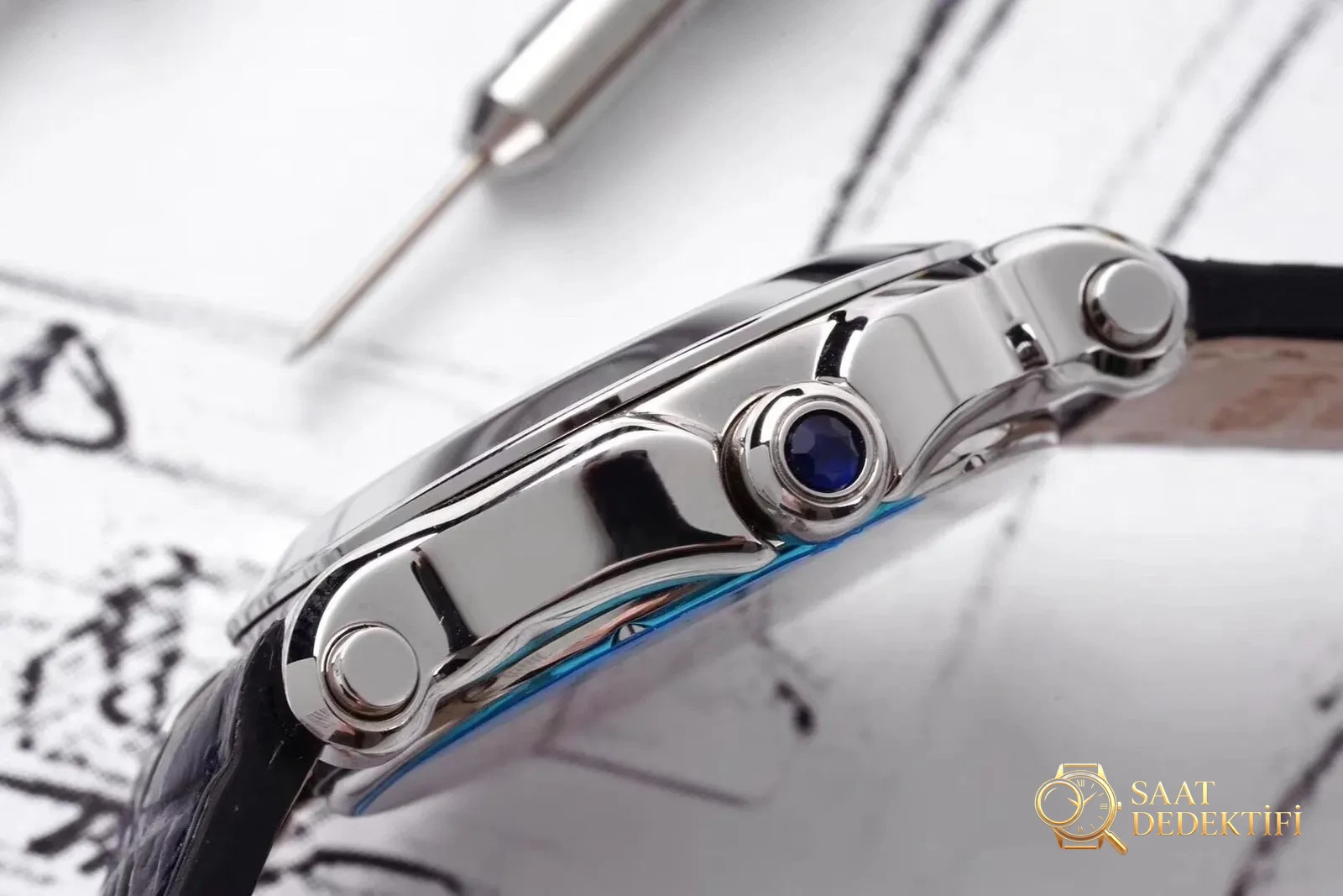 Gerçek-Replika Karşılaştırması: ZF Factory Chopard Happy Diamonds Quartz 278509-3001 Orijinal LUC İsviçre ETA955.112 Mekanizmalı Replika Saat ile Orijinal İnceleme Karşılaştırması - Arka Kapak Gravür ve Seri Numarası