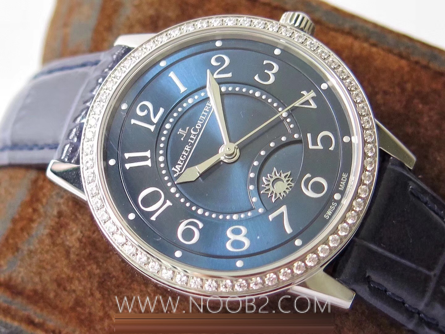 Gerçek-replika karşılaştırması: ZF Factory Jaeger-LeCoultre Rendez-Vous serisi 3468480 kadın mavi kadranlı replika saatin orijinalle karşılaştırmalı incelemesi — 14. fotoğraf
