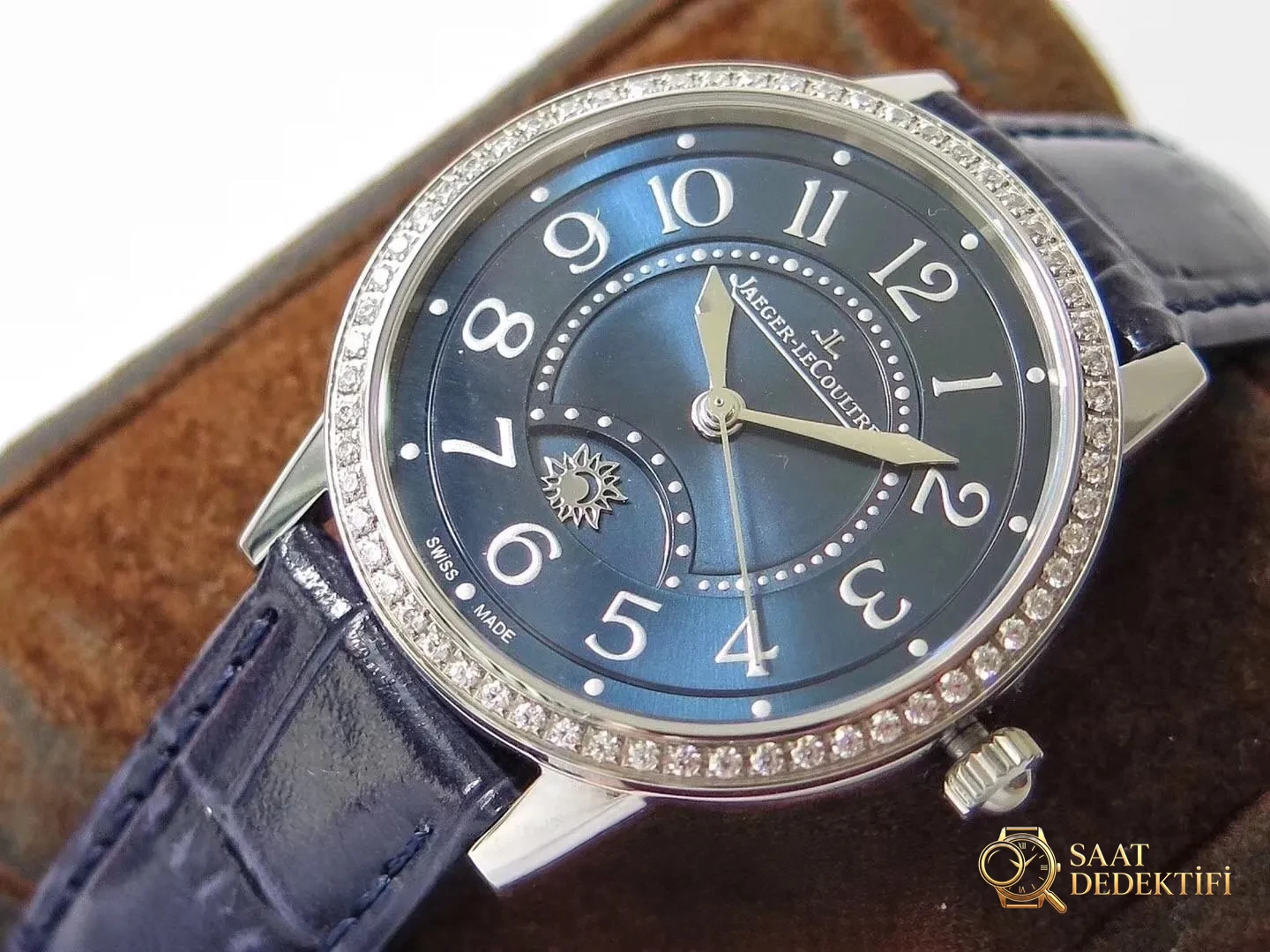Gerçek-replika karşılaştırması: ZF Factory Jaeger-LeCoultre Rendez-Vous serisi 3468480 kadın mavi kadranlı replika saatin orijinalle karşılaştırmalı incelemesi - Bilezik Bakla Ayrımı ve Pim Yapısı