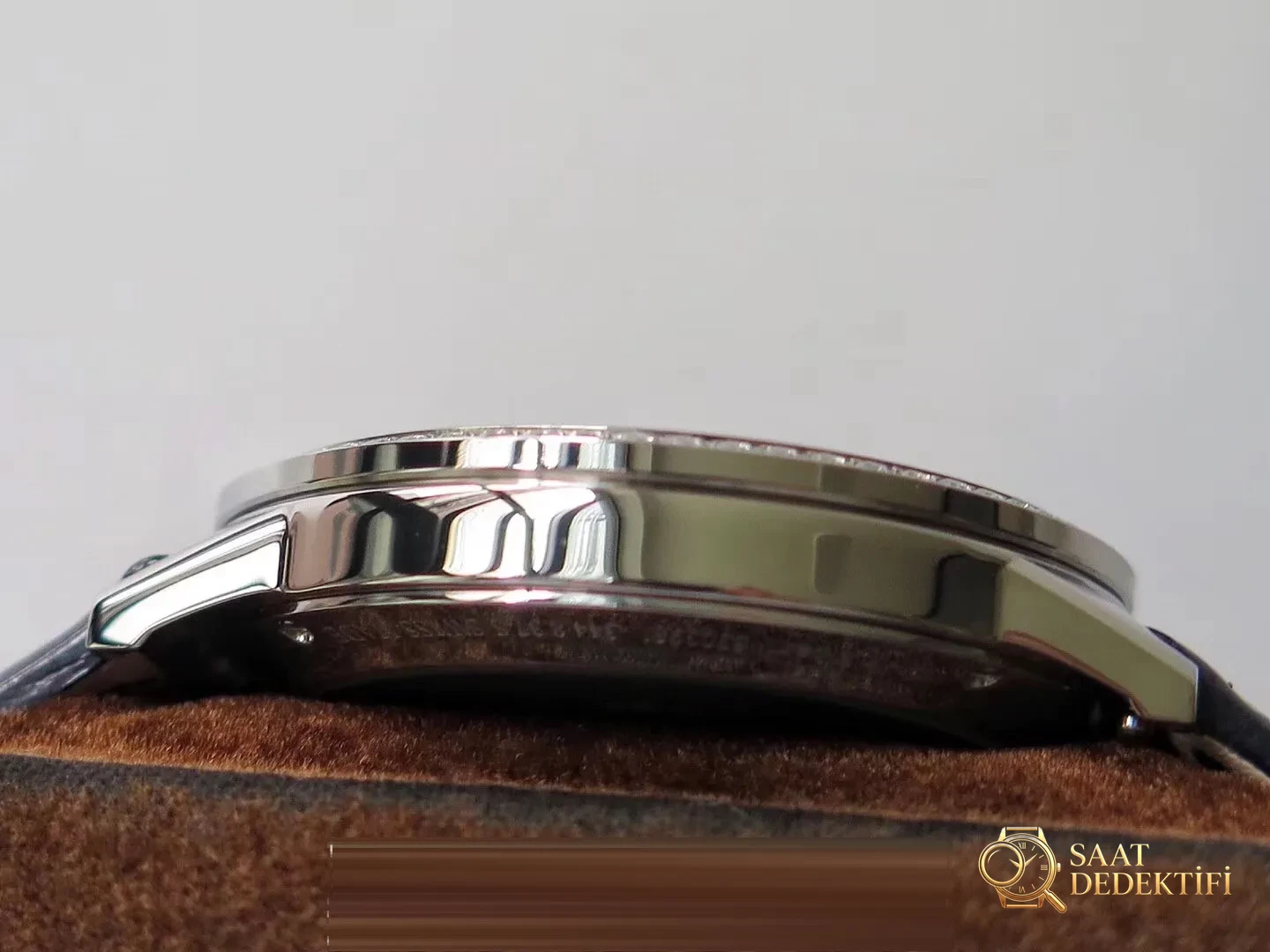 Gerçek-replika karşılaştırması: ZF Factory Jaeger-LeCoultre Rendez-Vous serisi 3468480 kadın mavi kadranlı replika saatin orijinalle karşılaştırmalı incelemesi - Cam Yansıma Önleyici (AR) Kaplama