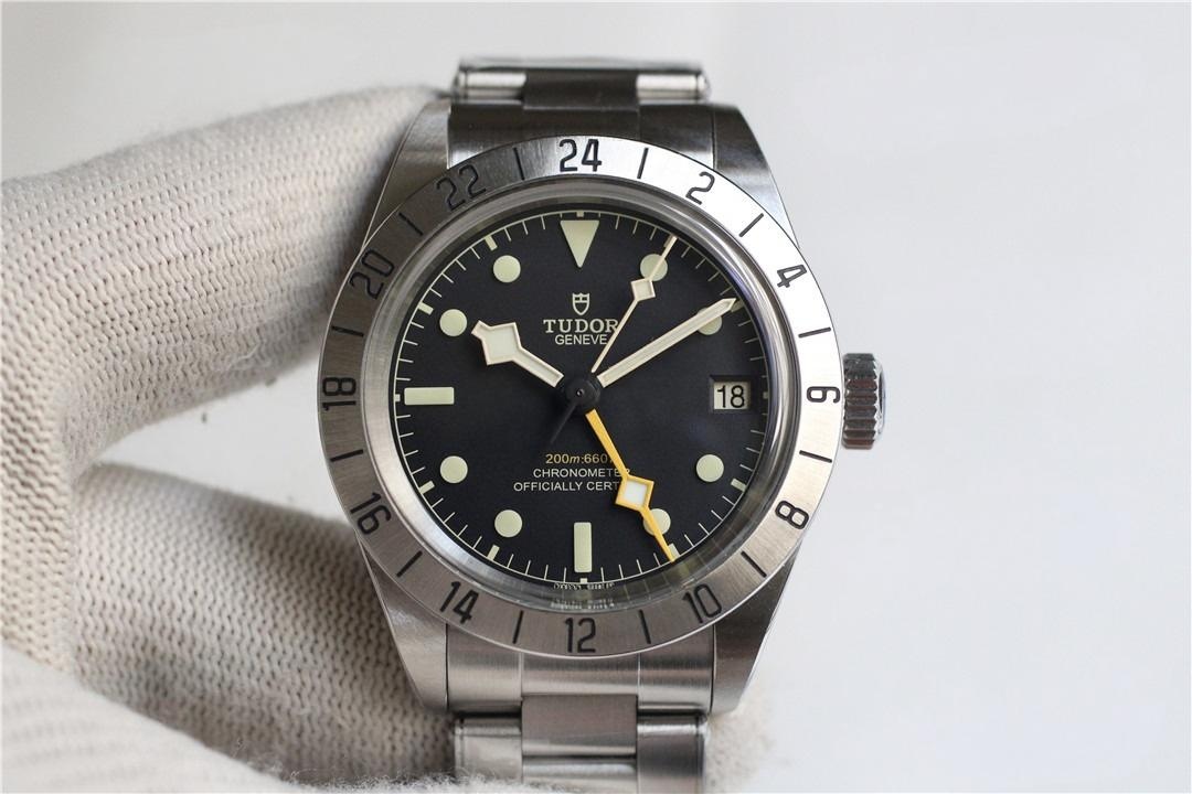 Gerçek-replika karşılaştırması: ZF Factory Tudor M79470 Black Bay 39 mm GMT ilk bakışta belli olur mu? — 1. fotoğraf
