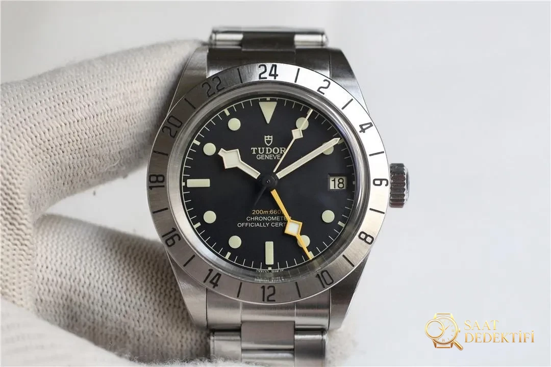 Tudor Black Bay M79470 ZF Factory İncelemesi - Ön Görünüm ve Kasa Tasarımı
