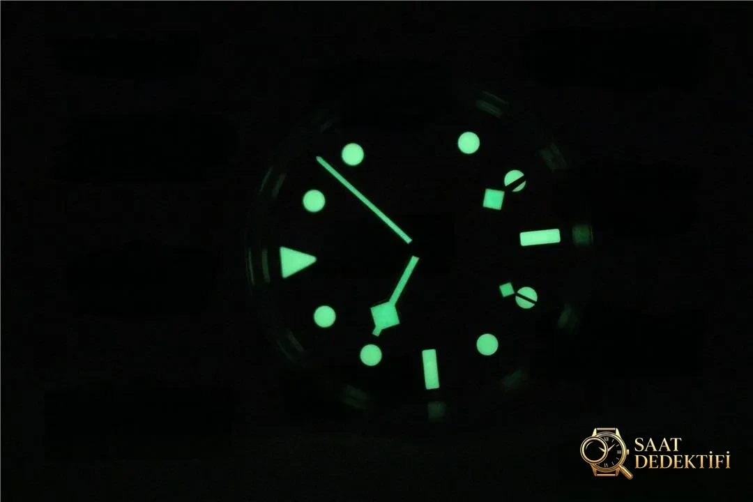Gerçek-replika karşılaştırması: ZF Factory Tudor M79470 Black Bay 39 mm GMT ilk bakışta belli olur mu? - Bezel İçi Rehaut Gravürü ve Hizalaması