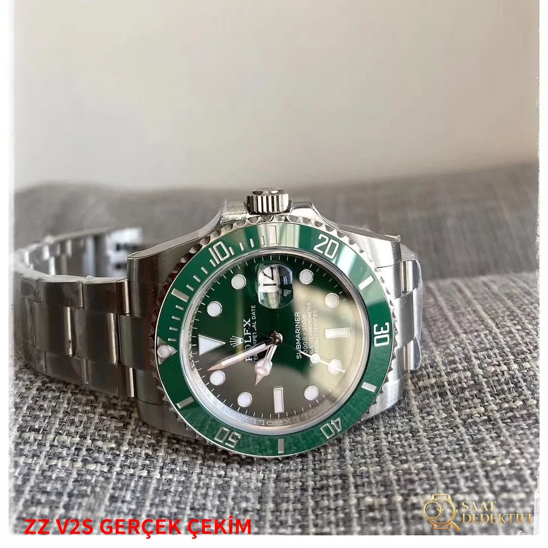 Gerçek-Replika Karşılaştırması: ZZ Factory V2S Rolex Yeşil Su Hayaleti + Clean Yeşil Bezel + Dolu Merkez Mili + İşlenmiş Çubuk İşaretler + Üç Boyutlu Akrep ve Yelkovan, Yükseltilmiş Sürümün Gerçek Çekimleri - Fosfor ve Super-LumiNova Gece Görünümü
