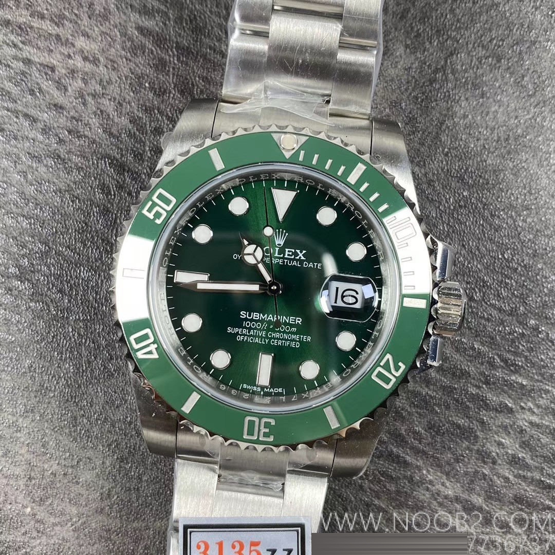 Gerçek-Replika Karşılaştırması: ZZ Factory V2S Rolex Yeşil Su Hayaleti + Clean Yeşil Bezel + Dolu Merkez Mili + İşlenmiş Çubuk İşaretler + Üç Boyutlu Akrep ve Yelkovan, Yükseltilmiş Sürümün Gerçek Çekimleri — 14. fotoğraf