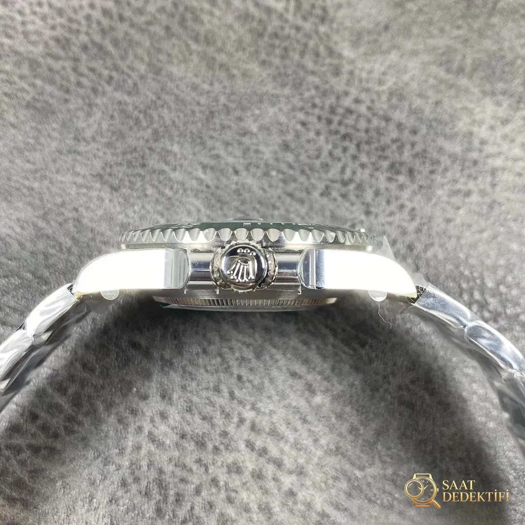 Gerçek-Replika Karşılaştırması: ZZ Factory V2S Rolex Yeşil Su Hayaleti + Clean Yeşil Bezel + Dolu Merkez Mili + İşlenmiş Çubuk İşaretler + Üç Boyutlu Akrep ve Yelkovan, Yükseltilmiş Sürümün Gerçek Çekimleri - Toka İçi Mikro Ayar Mekanizması