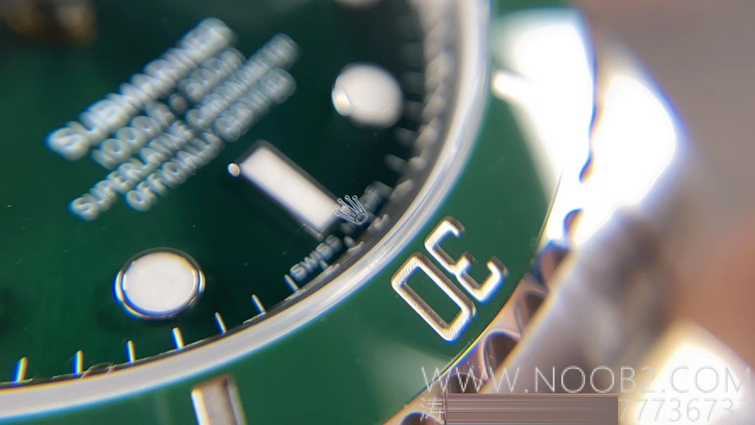 Gerçek-Replika Karşılaştırması: ZZ Factory V2S Rolex Yeşil Su Hayaleti + Clean Yeşil Bezel + Dolu Merkez Mili + İşlenmiş Çubuk İşaretler + Üç Boyutlu Akrep ve Yelkovan, Yükseltilmiş Sürümün Gerçek Çekimleri — 25. fotoğraf