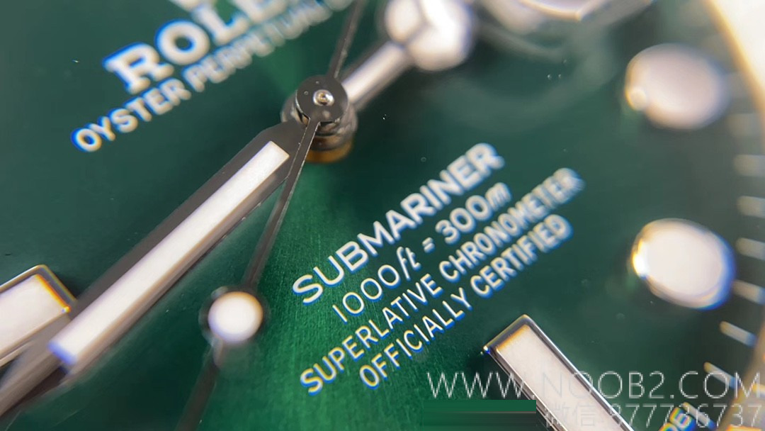 Gerçek-Replika Karşılaştırması: ZZ Factory V2S Rolex Yeşil Su Hayaleti + Clean Yeşil Bezel + Dolu Merkez Mili + İşlenmiş Çubuk İşaretler + Üç Boyutlu Akrep ve Yelkovan, Yükseltilmiş Sürümün Gerçek Çekimleri — 27. fotoğraf
