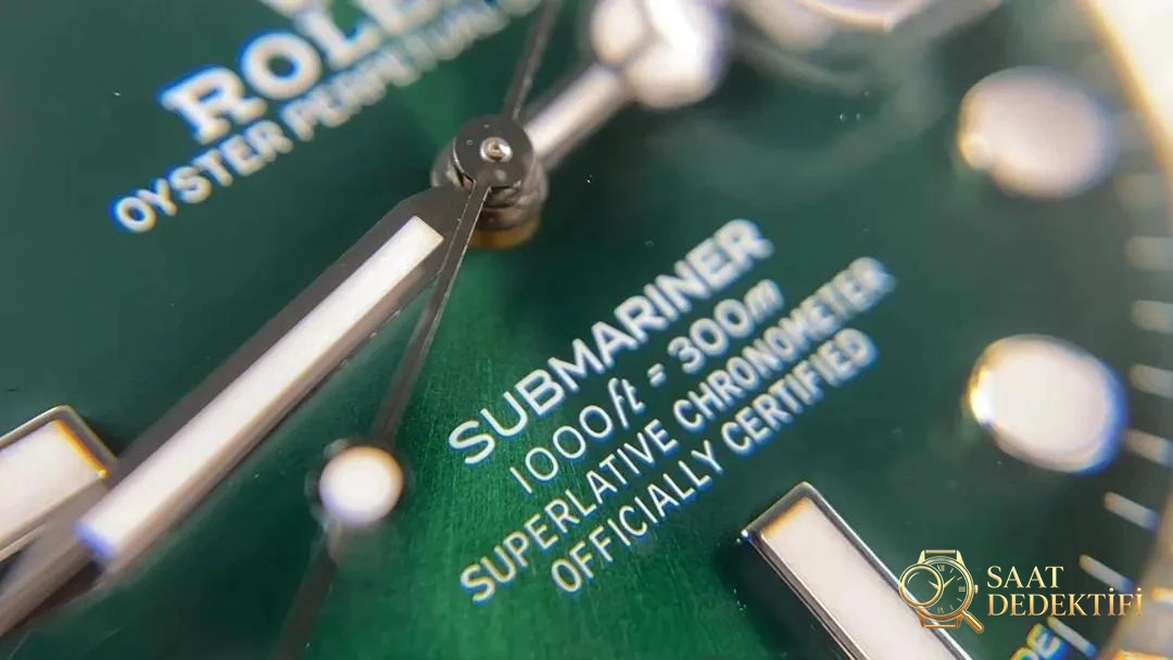 Gerçek-Replika Karşılaştırması: ZZ Factory V2S Rolex Yeşil Su Hayaleti + Clean Yeşil Bezel + Dolu Merkez Mili + İşlenmiş Çubuk İşaretler + Üç Boyutlu Akrep ve Yelkovan, Yükseltilmiş Sürümün Gerçek Çekimleri - Kadran Güneş Işını (Sunburst) Efekti
