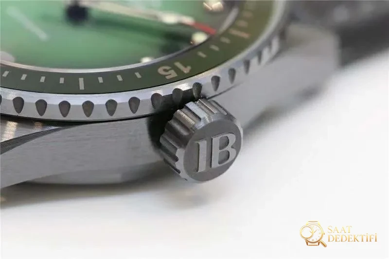 GF Factory Blancpain Fifty Fathoms 5005 Aurora Yeşili Seramik Saat İncelemesi - Arka Kapak ve Mekanizma Detayı