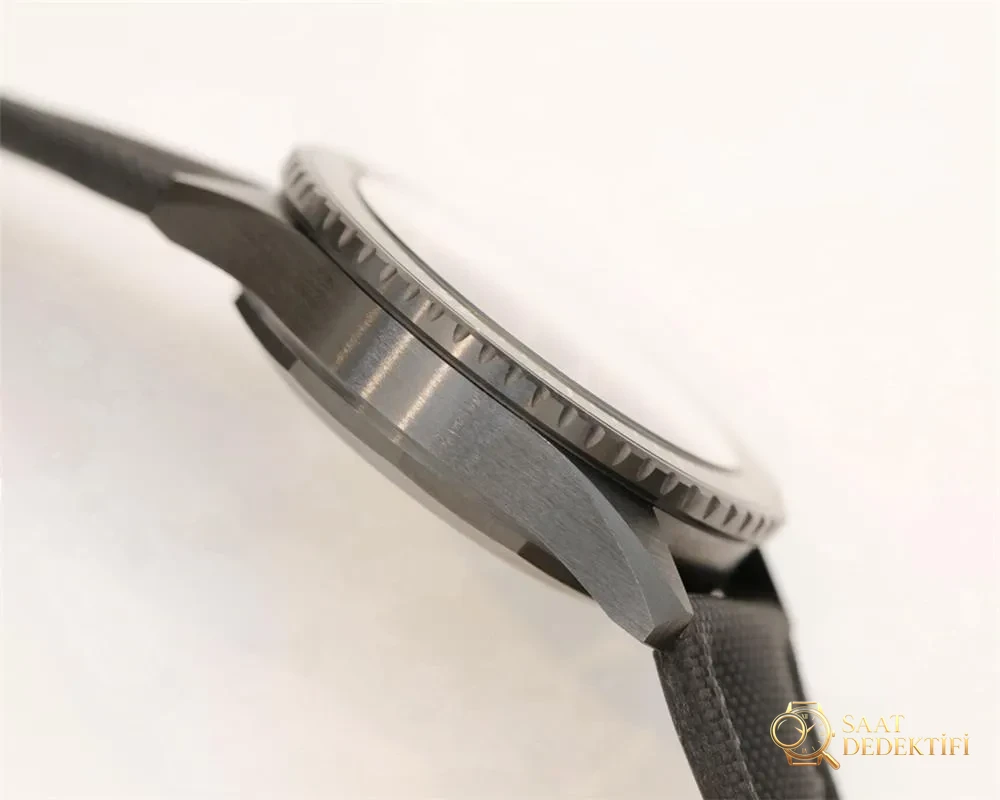 GF Factory Blancpain Fifty Fathoms 5005 Yeşil Kadranlı Great Hammerhead Seramik Kol Saati - Arka Kapak ve Mekanizma Detayı