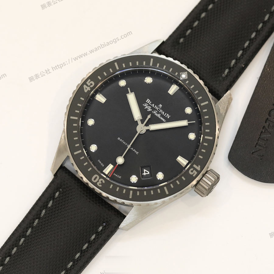 GF Factory Blancpain Fifty Fathoms serisi saten fırçalanmış titanyum saat incelemesi — 1. fotoğraf