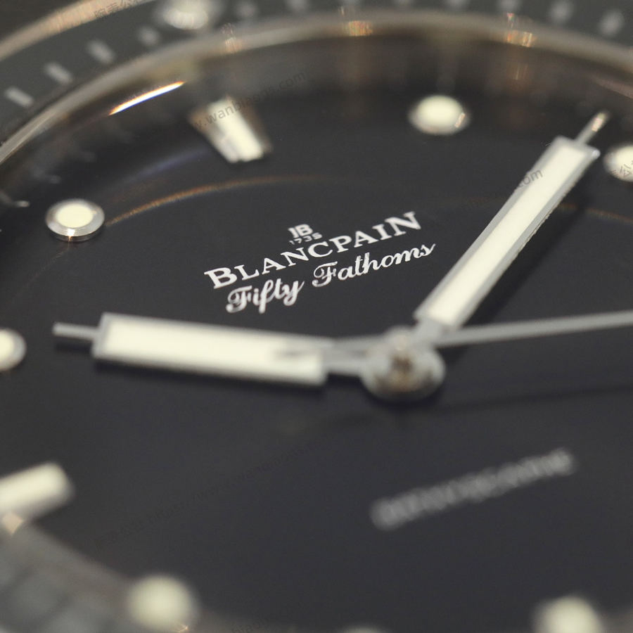 GF Factory Blancpain Fifty Fathoms serisi saten fırçalanmış titanyum saat incelemesi — 2. fotoğraf