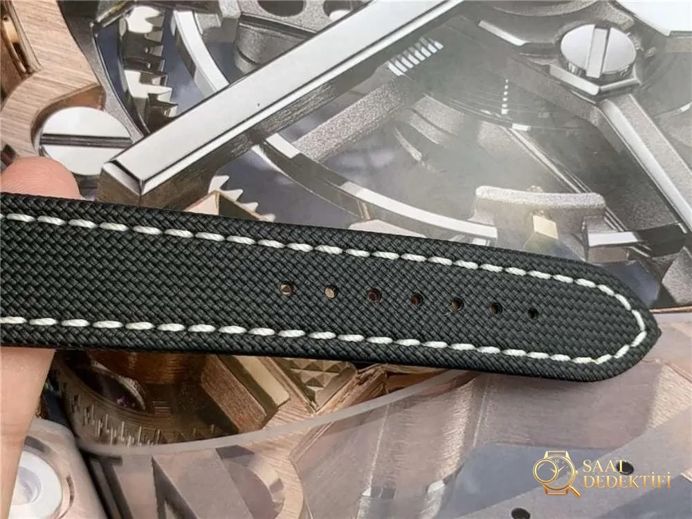 GF Factory Breitling Avenger 45 mm çift zaman dilimli saat işçilik incelemesi - Mekanizma Zemberek ve Balans Detayı