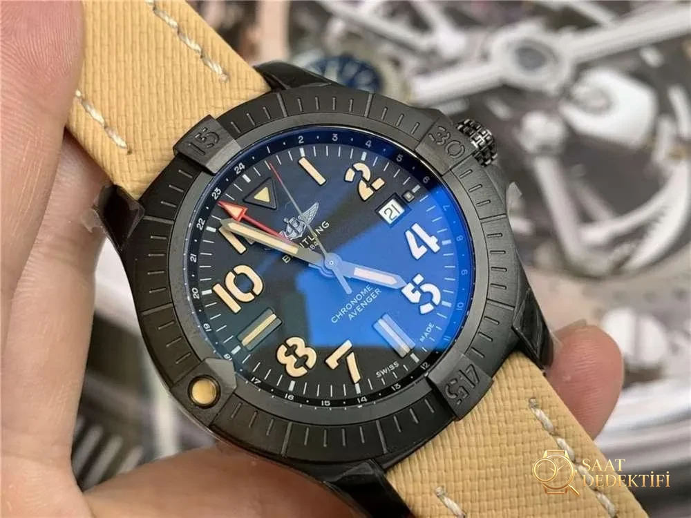 GF Factory Breitling Avenger 45 mm çift zaman dilimli saat işçilik incelemesi - Safir Kristal Cam Eğimi ve Yansıması