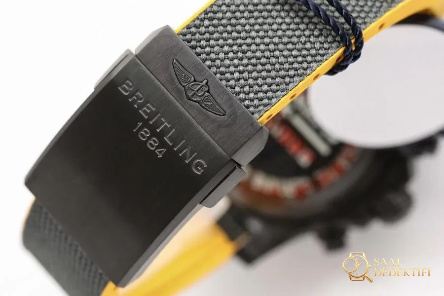 GF Factory Breitling Avenger 45 mm Hurricane model saat incelemesi - Yan Profil ve Kordon Bağlantısı