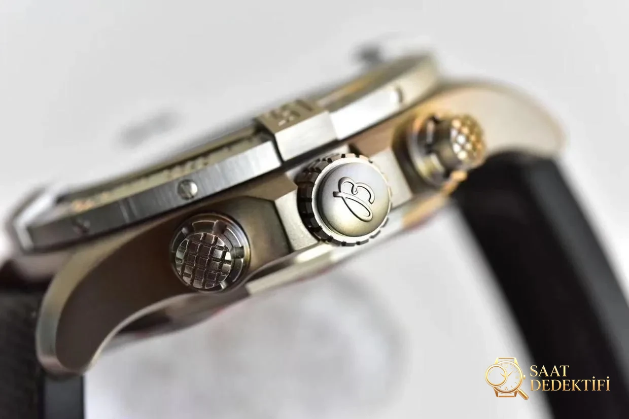 GF Factory Breitling Avenger gerçek-replika karşılaştırması ve orijinalle arasındaki fark nerede? - Arka Kapak ve Mekanizma Detayı