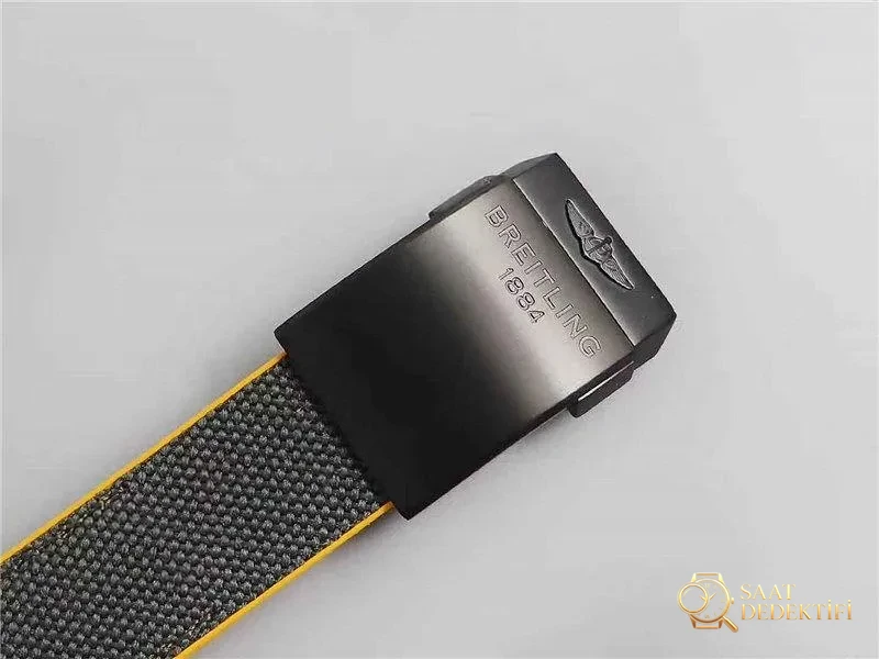 GF Factory Breitling Avenger Hurricane 45 mm Saat İncelemesi - Arka Kapak ve Mekanizma Detayı