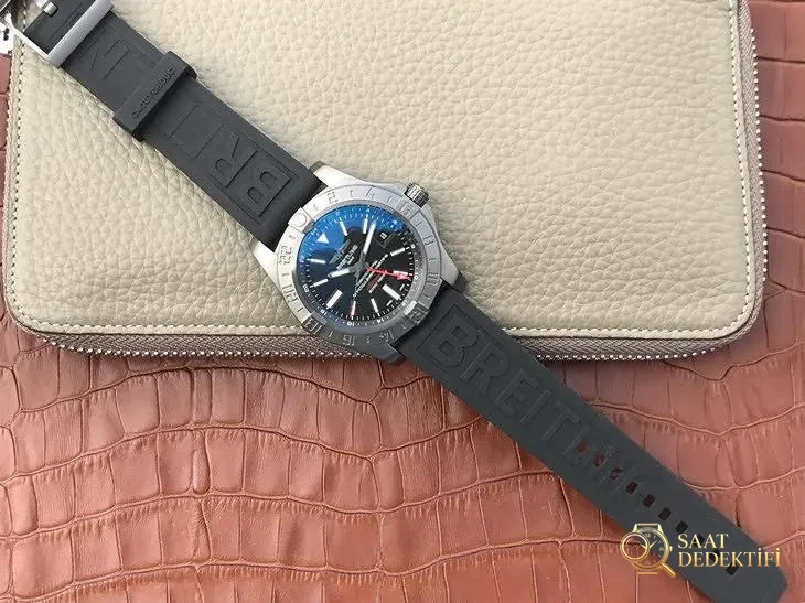 GF Factory Breitling Avenger II GMT saatin artıları ve eksileri - Kadran Detayı ve Bezel İşçiliği
