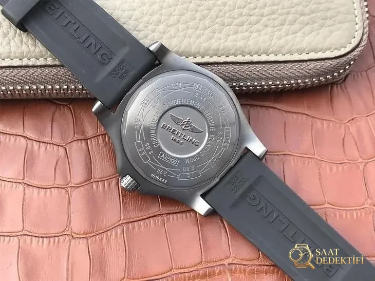 GF Factory Breitling Avenger II GMT saatin artıları ve eksileri - Kasa Profili ve Kurma Kolu İncelemesi