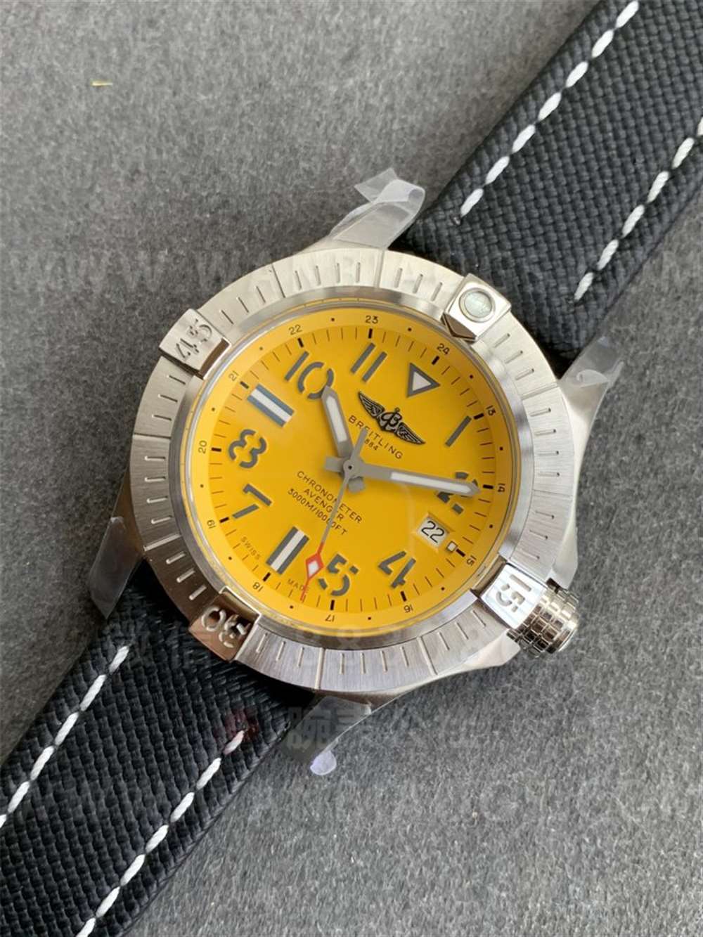 GF Factory Breitling Avenger Sarı Kurt «Asia2824 mekanizmalı» sağlam ve iddialı estetiğiyle öne çıkan saat — 3. fotoğraf