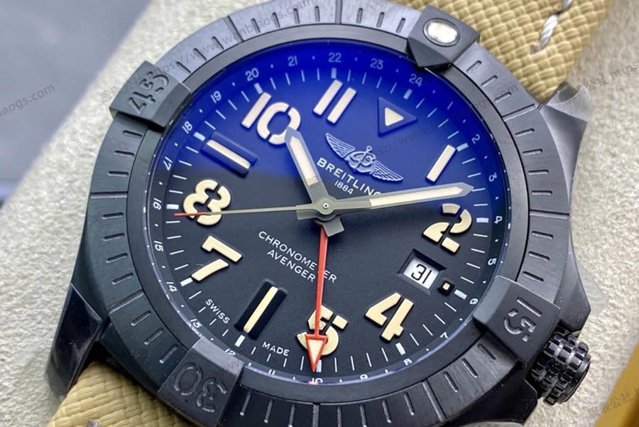 GF Factory Breitling Avenger Serisi Karbon Siyahı Titanyum Night Mission Kol Saati — 2. fotoğraf