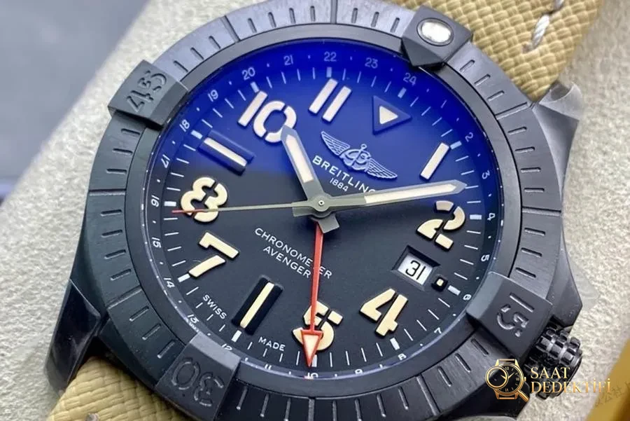 GF Factory Breitling Avenger Serisi Karbon Siyahı Titanyum Night Mission Kol Saati - Kadran Detayı ve Bezel İşçiliği